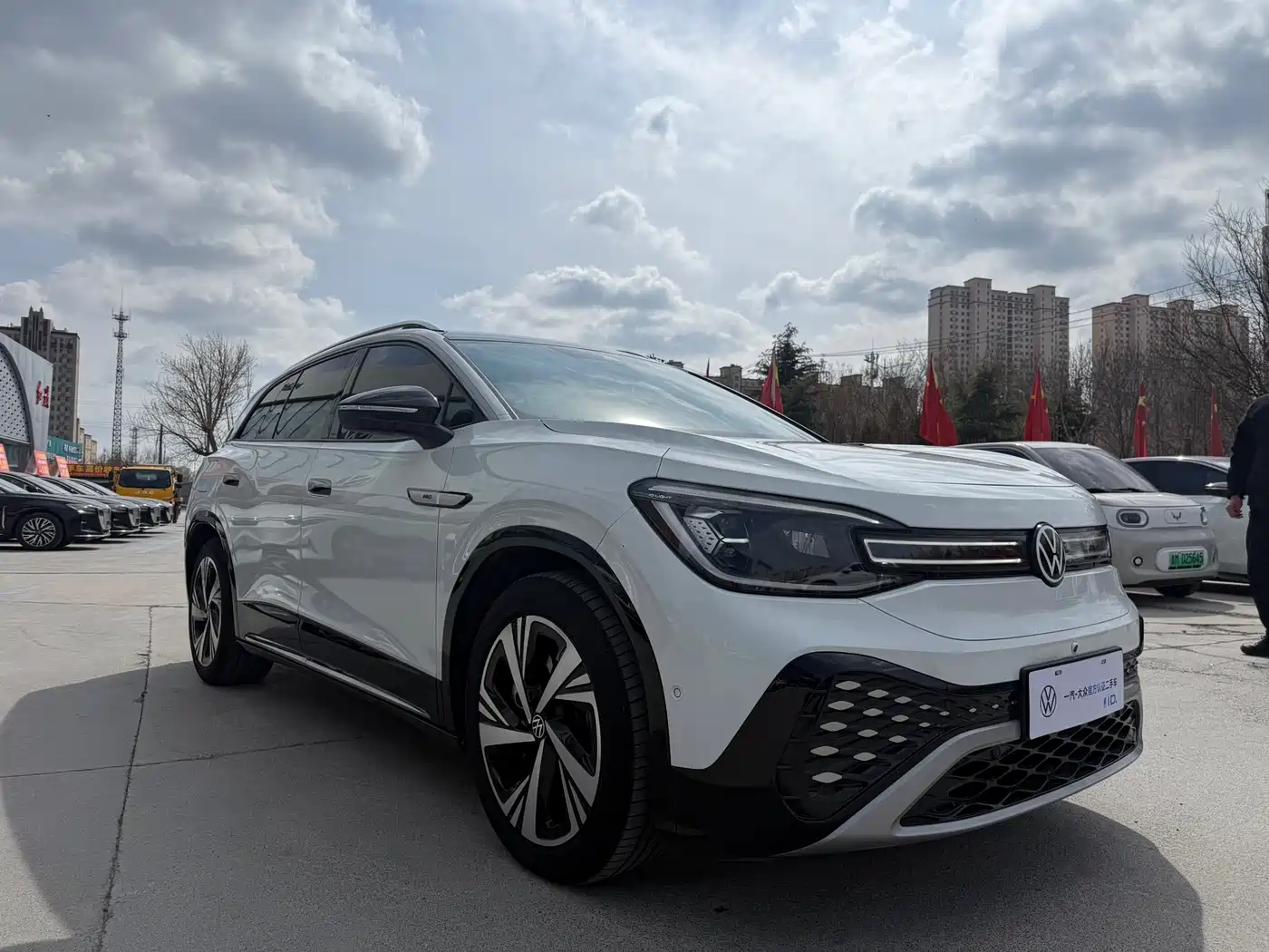 VOLKSWAGEN ID.6 CROZZ