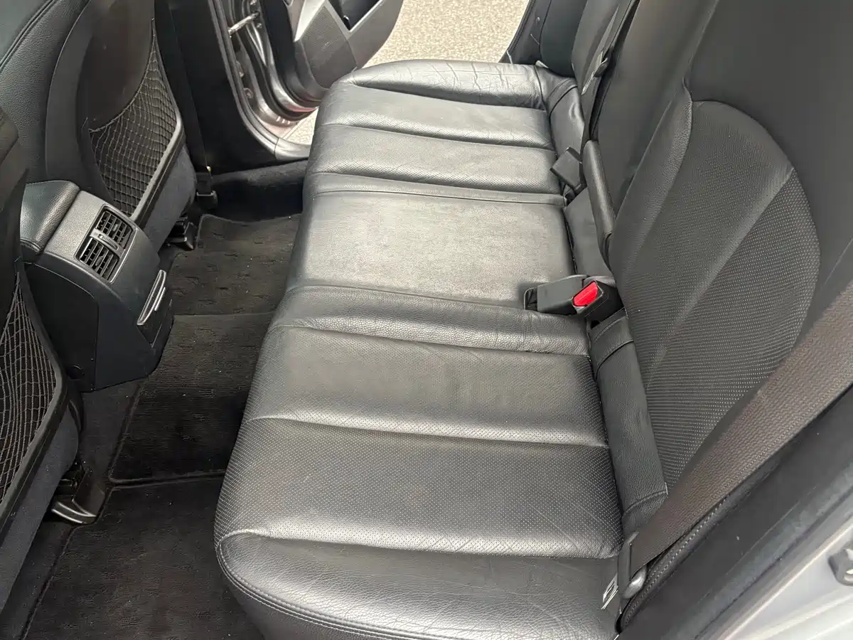 Subaru Legacy 2010 2.5i Luxury Navigation Edition фото 11
