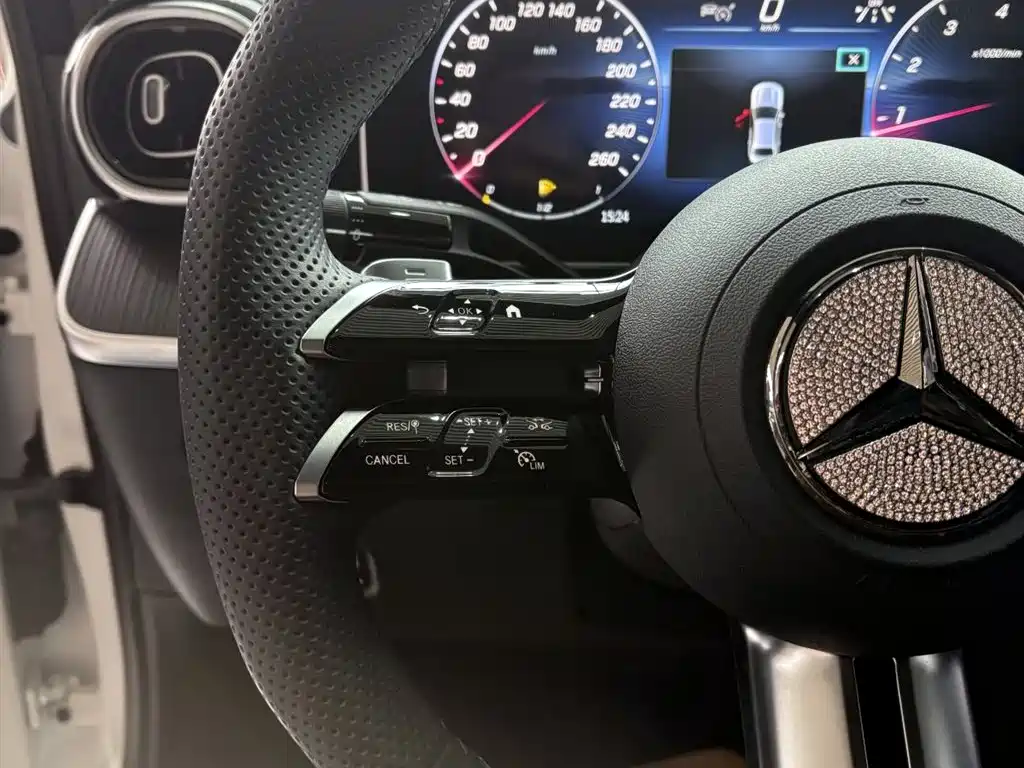 Mercedes-Benz C-Class 2023 Facelift C 200 L Sport Edition фото 9