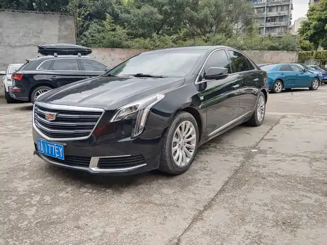 CADILLAC XTS