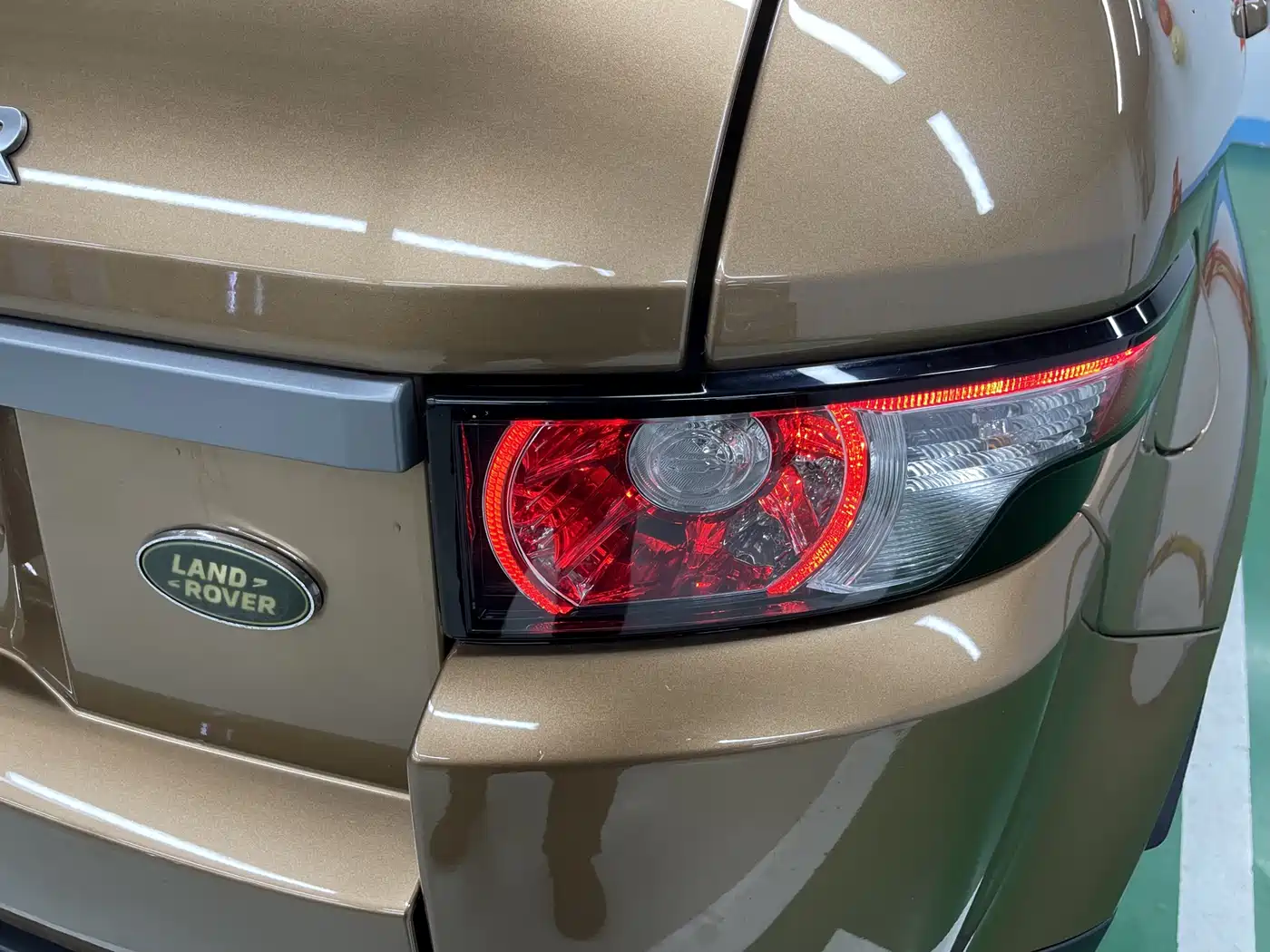 Land Rover Range Rover Evoque 2015 2.0T 5-Door Intelligent Edition фото 27