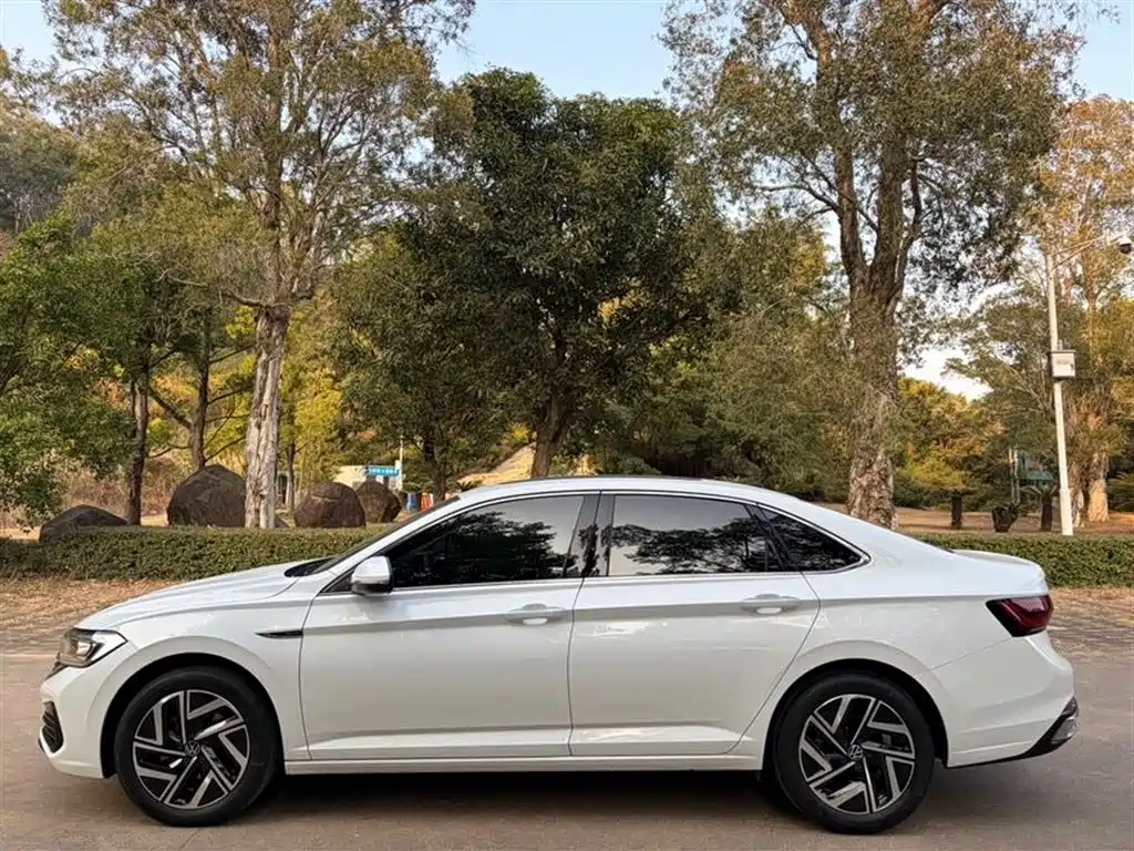 Volkswagen Sagitar 2023 Model Year 280TSI DSG Surpass Edition фото 8