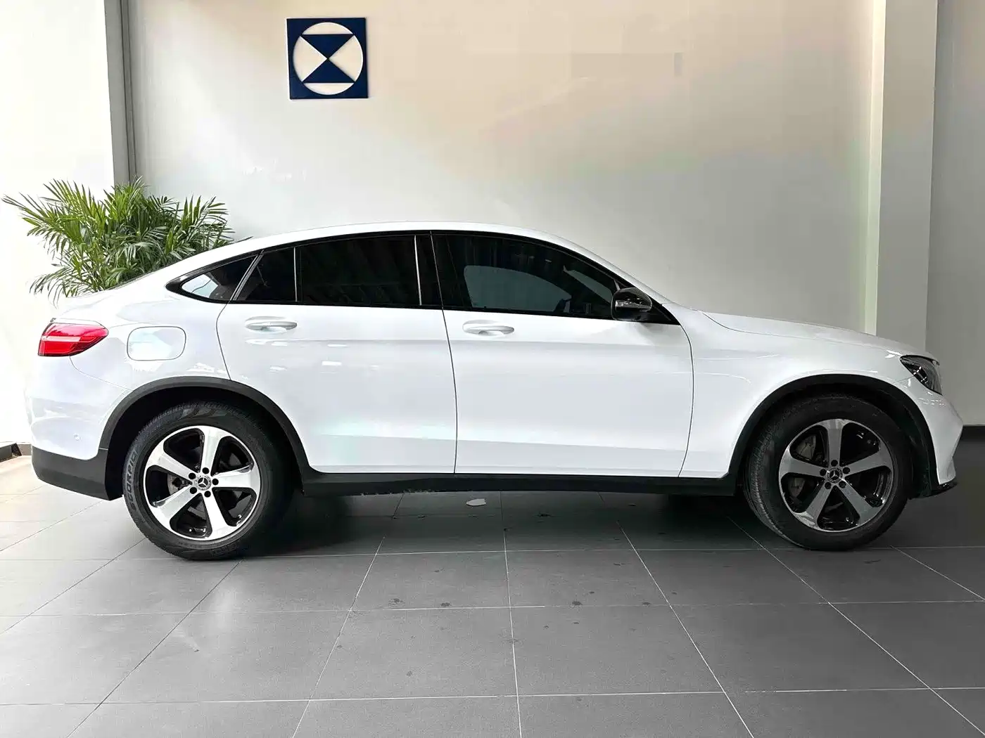Mercedes-Benz GLC Coupe 2019 GLC 200 4MATIC Coupe SUV фото 3