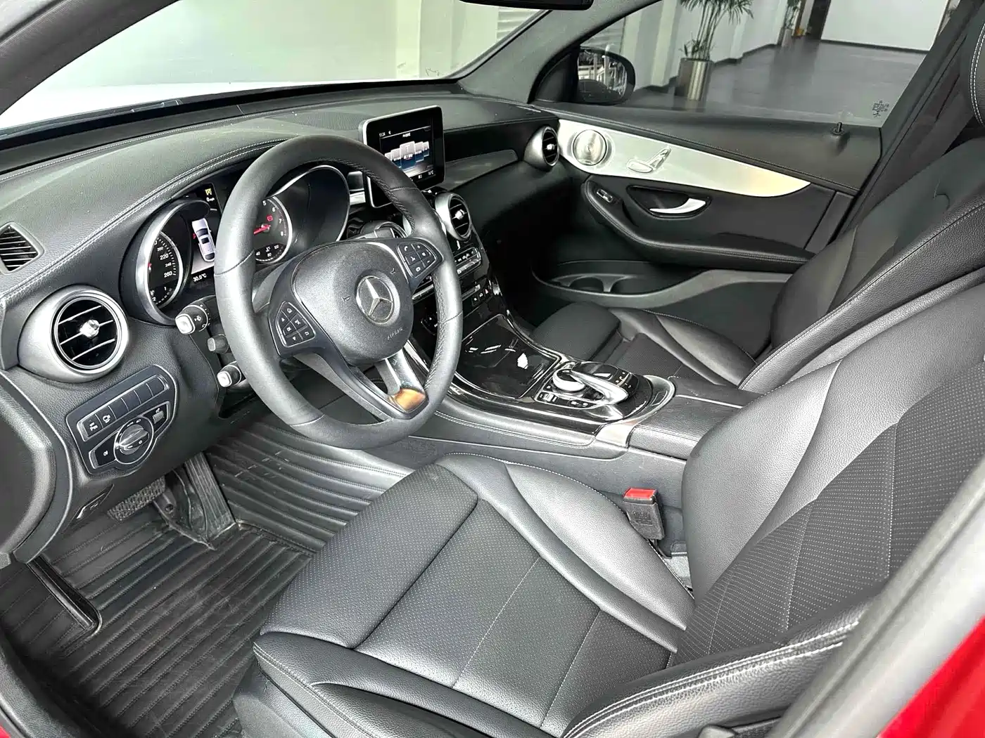 Mercedes-Benz GLC Coupe 2019 GLC 200 4MATIC Coupe SUV фото 11