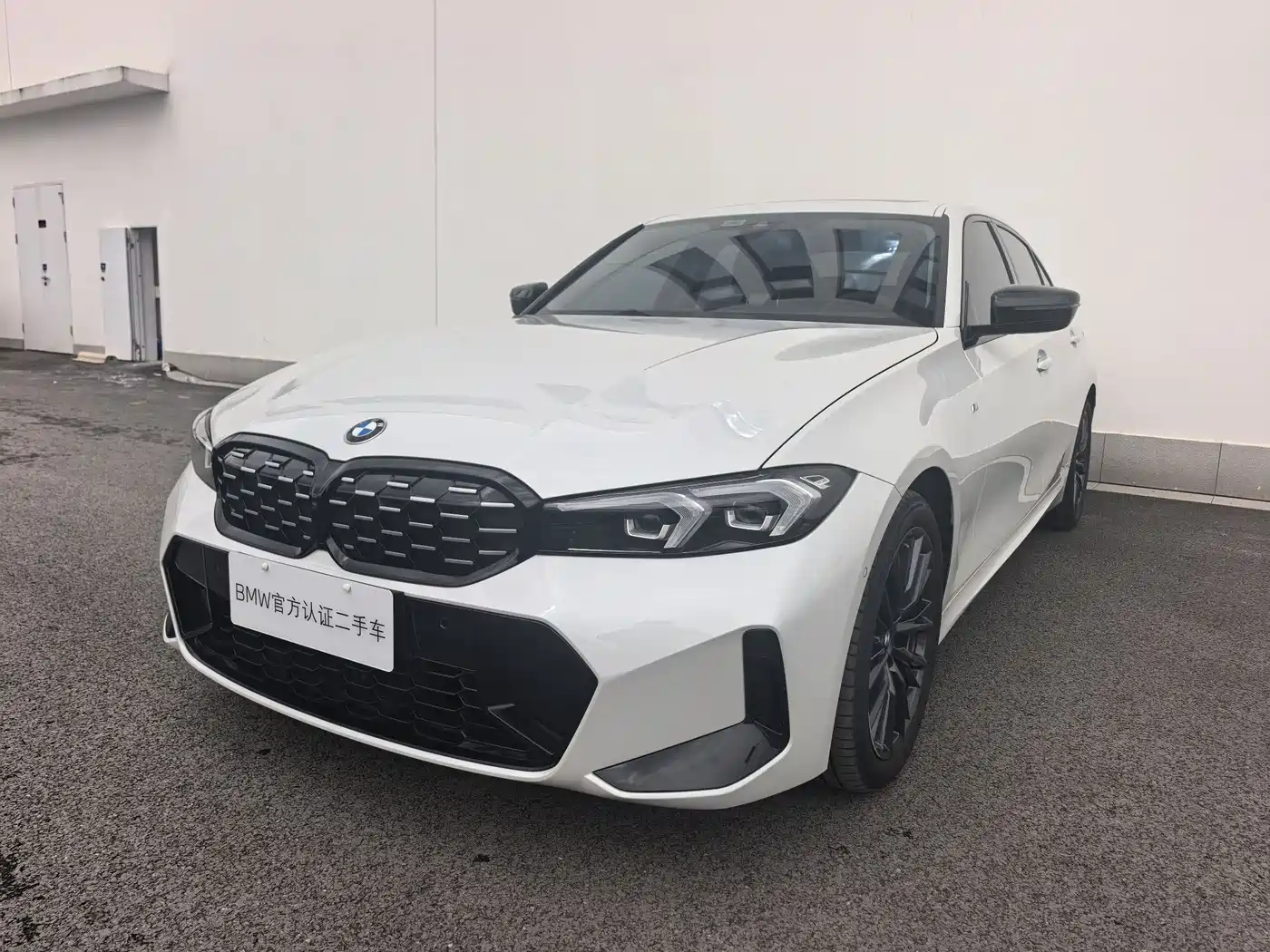 BMW 3 Series 2023 325Li M Sport Black Night Package