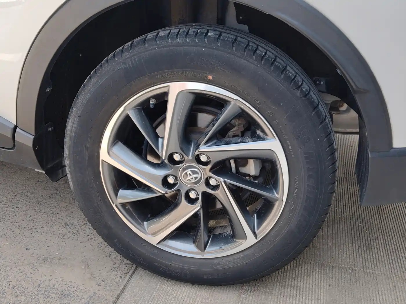 Toyota C-HR 2020 Model 2.0L Luxury фото 7