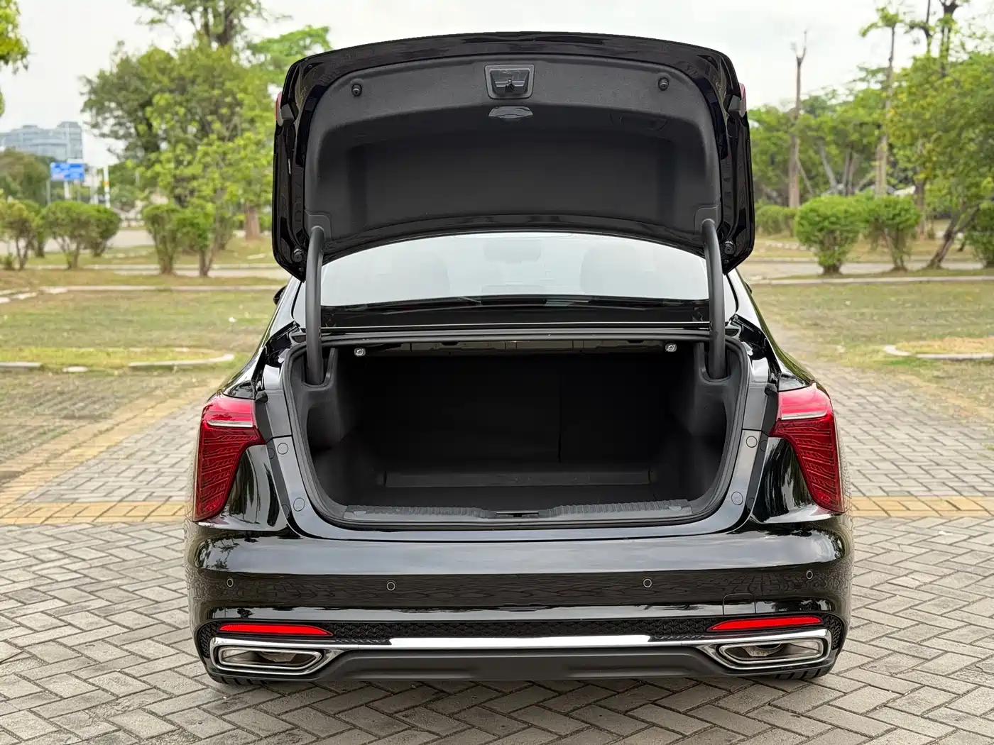 Hongqi H5 2025 2.0T Automatic Flag Celebration 500,000 Units Anniversary Edition фото 24