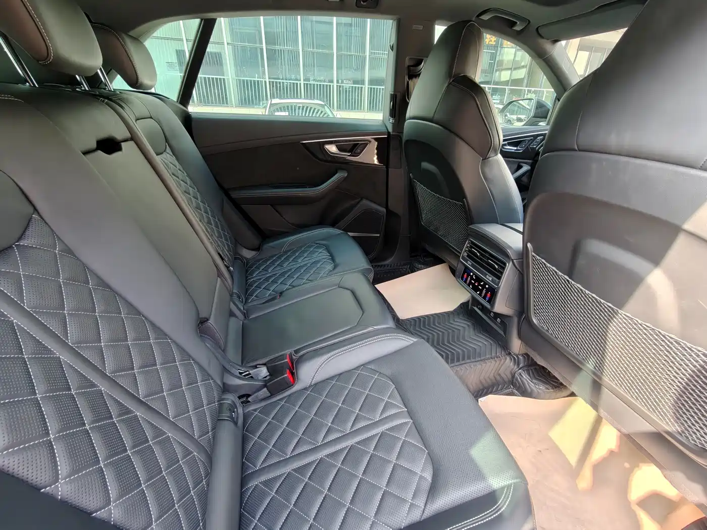 Audi Q8 2021 Model 55 TFSI Exclusive Dynamic фото 5
