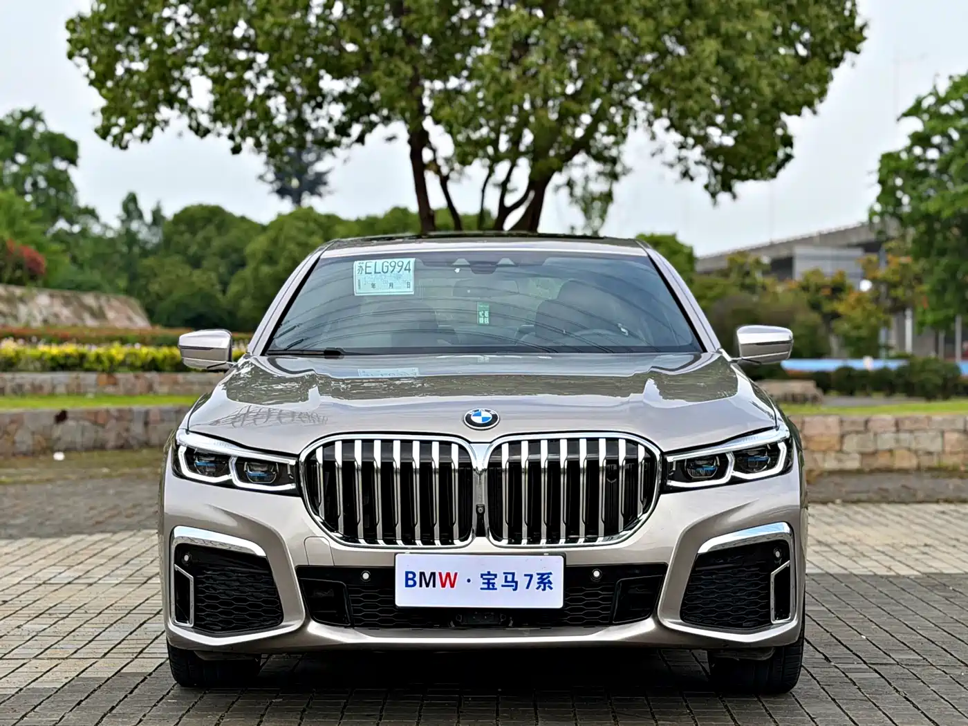 BMW 7 Series 2016 750Li xDrive 4-Seater фото 2