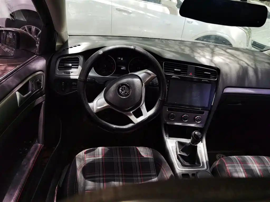 Volkswagen Golf 2016 1.6L Manual Fashion фото 3