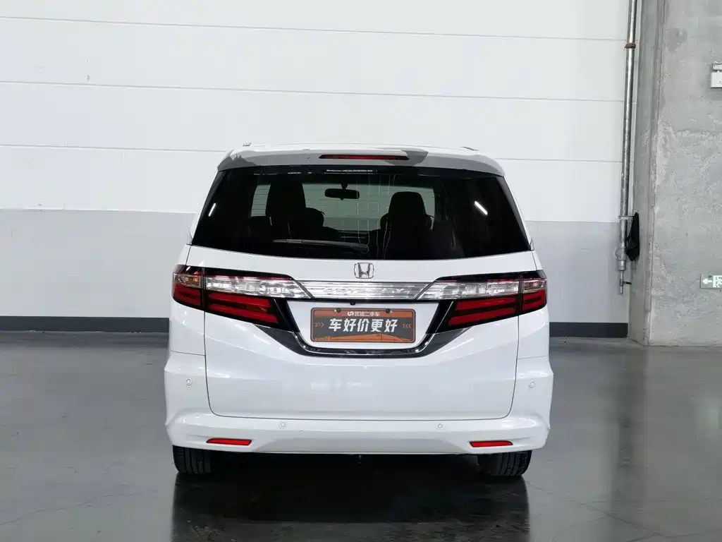 Фото 4 - Honda Odyssey