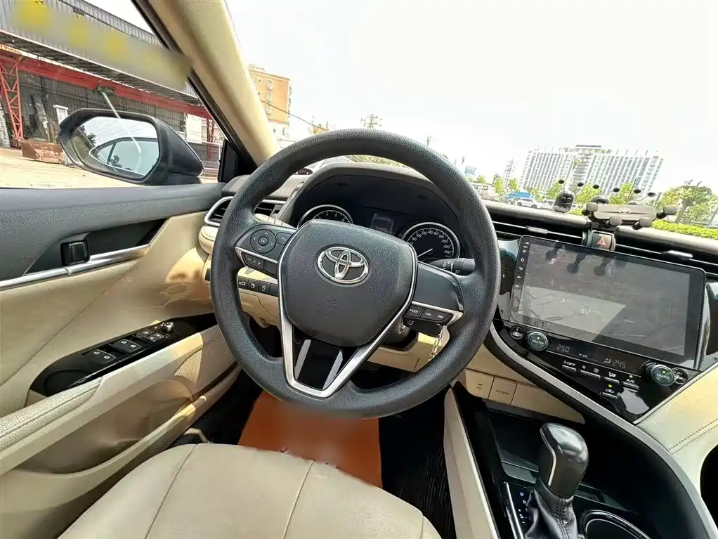 Toyota Camry 2018 2.0E Elite Edition фото 8