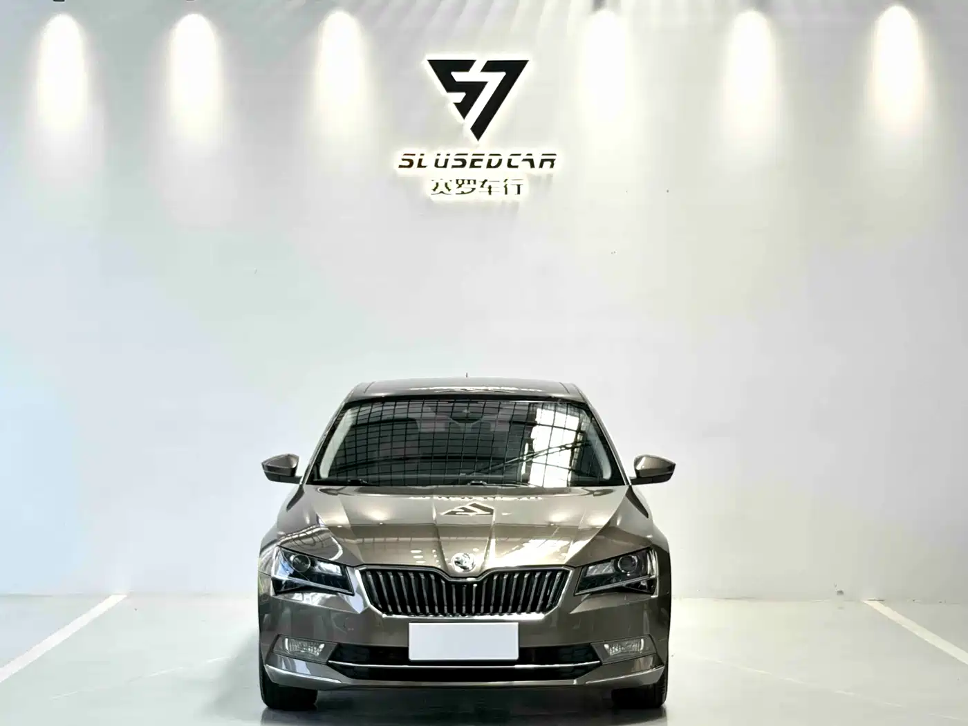 Škoda Superb 2016 TSI330 DSG Smart Edition фото 2