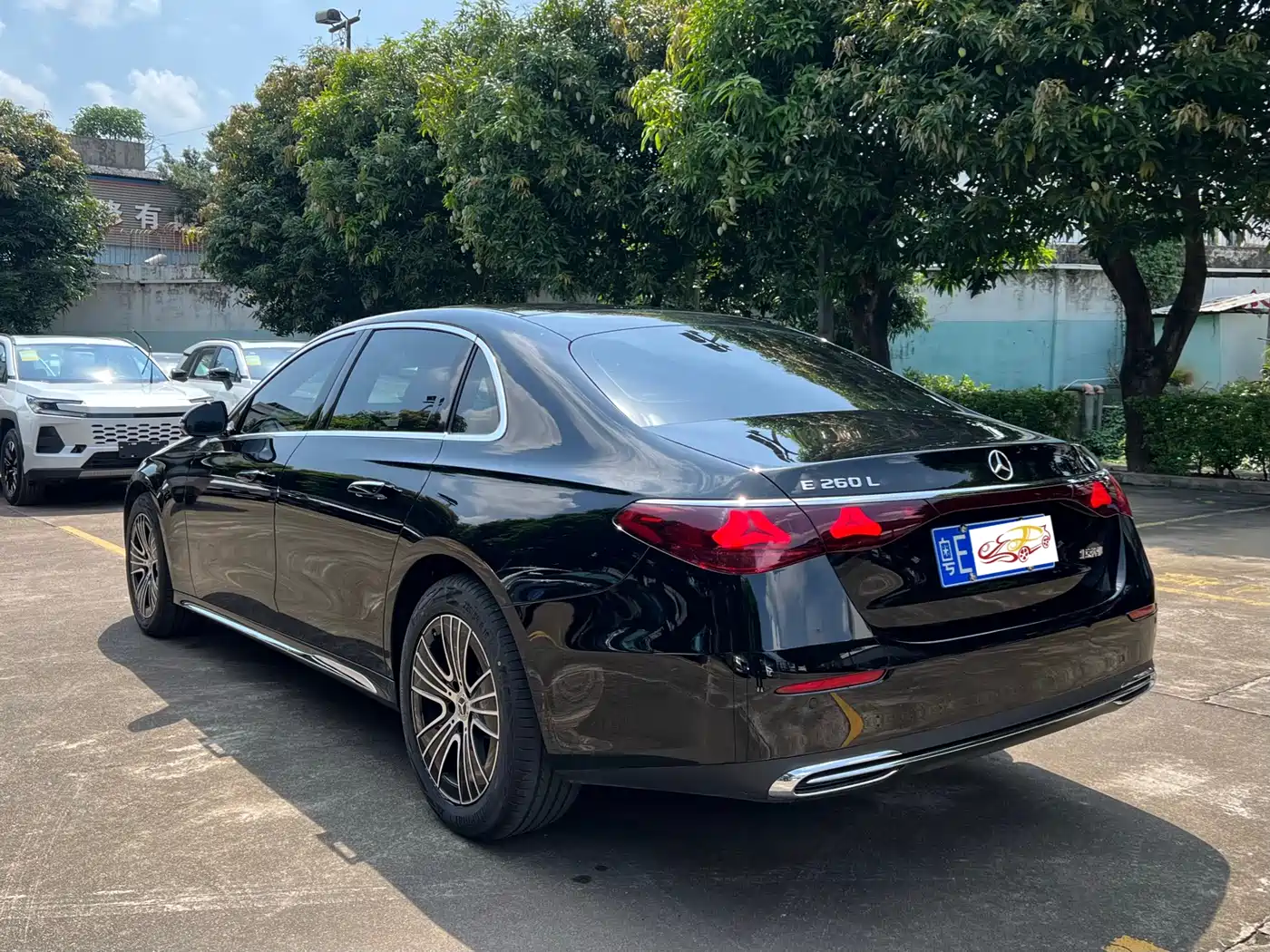 Mercedes-Benz E-Class 2026 E 260 L Classic Edition фото 9