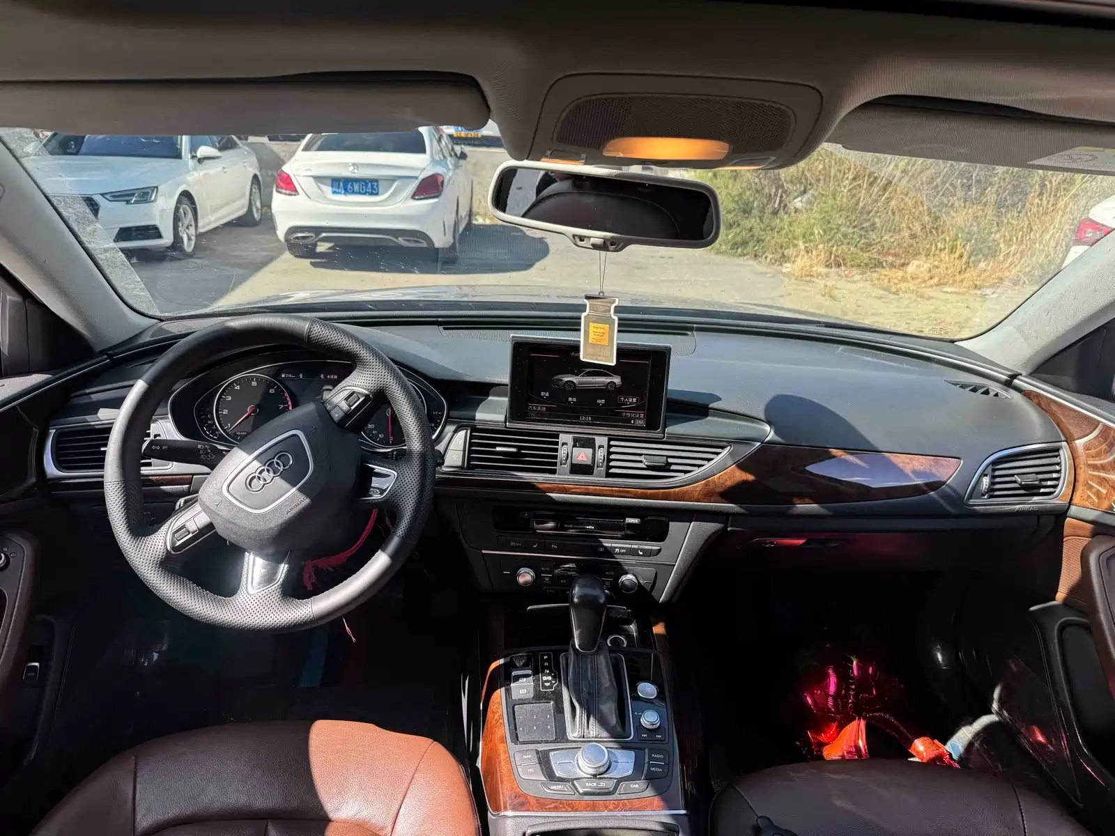 Фото 4 - Audi A6L