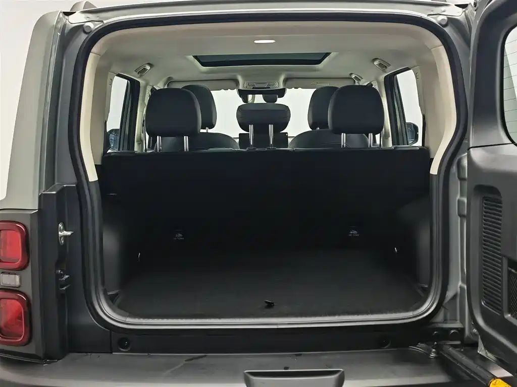 Haval Meng Long NEV 2023 Hi4 102 Explorer Edition фото 16