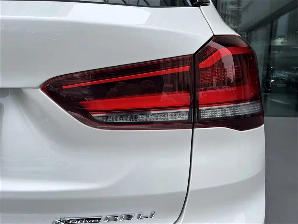 BMW X1 2020 xDrive25Li Premium Edition фото 12