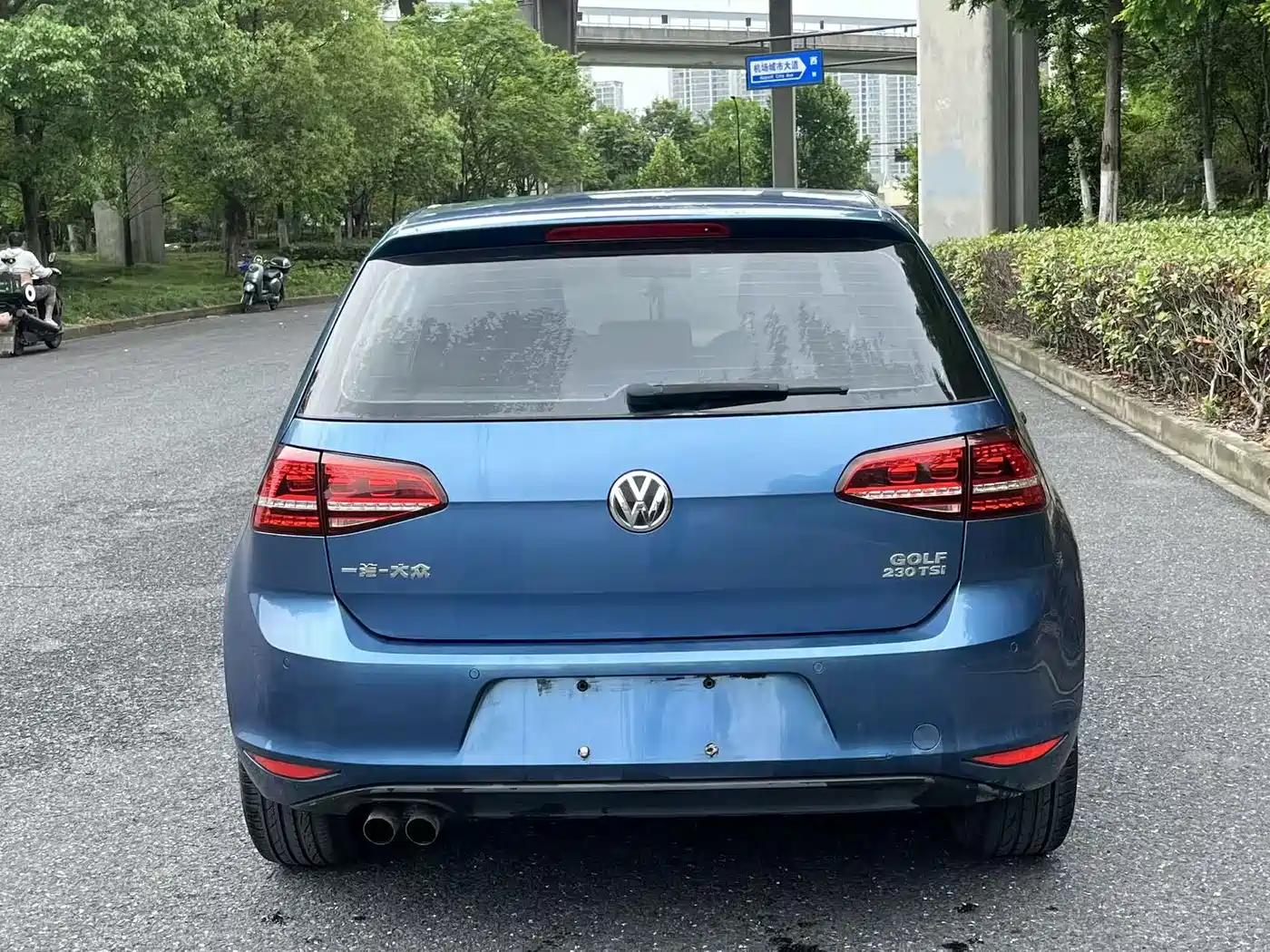 Volkswagen Golf 2017 230TSI Auto Comfort Millionth Anniversary Edition фото 6