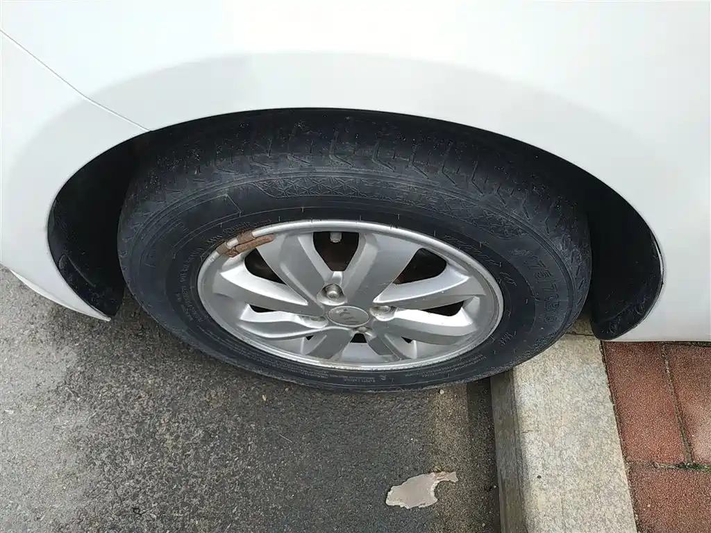 Kia K2 2015 Sedan 1.4L MT GLS фото 23