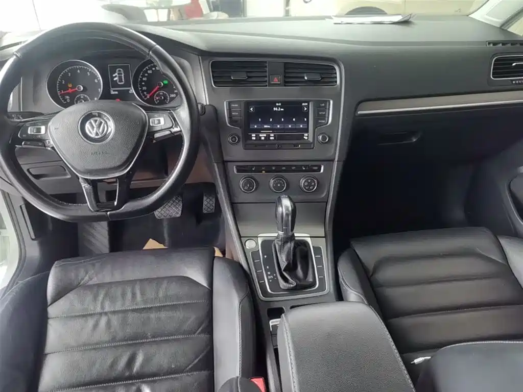 Volkswagen Golf 2016 230TSI Automatic Luxury фото 10