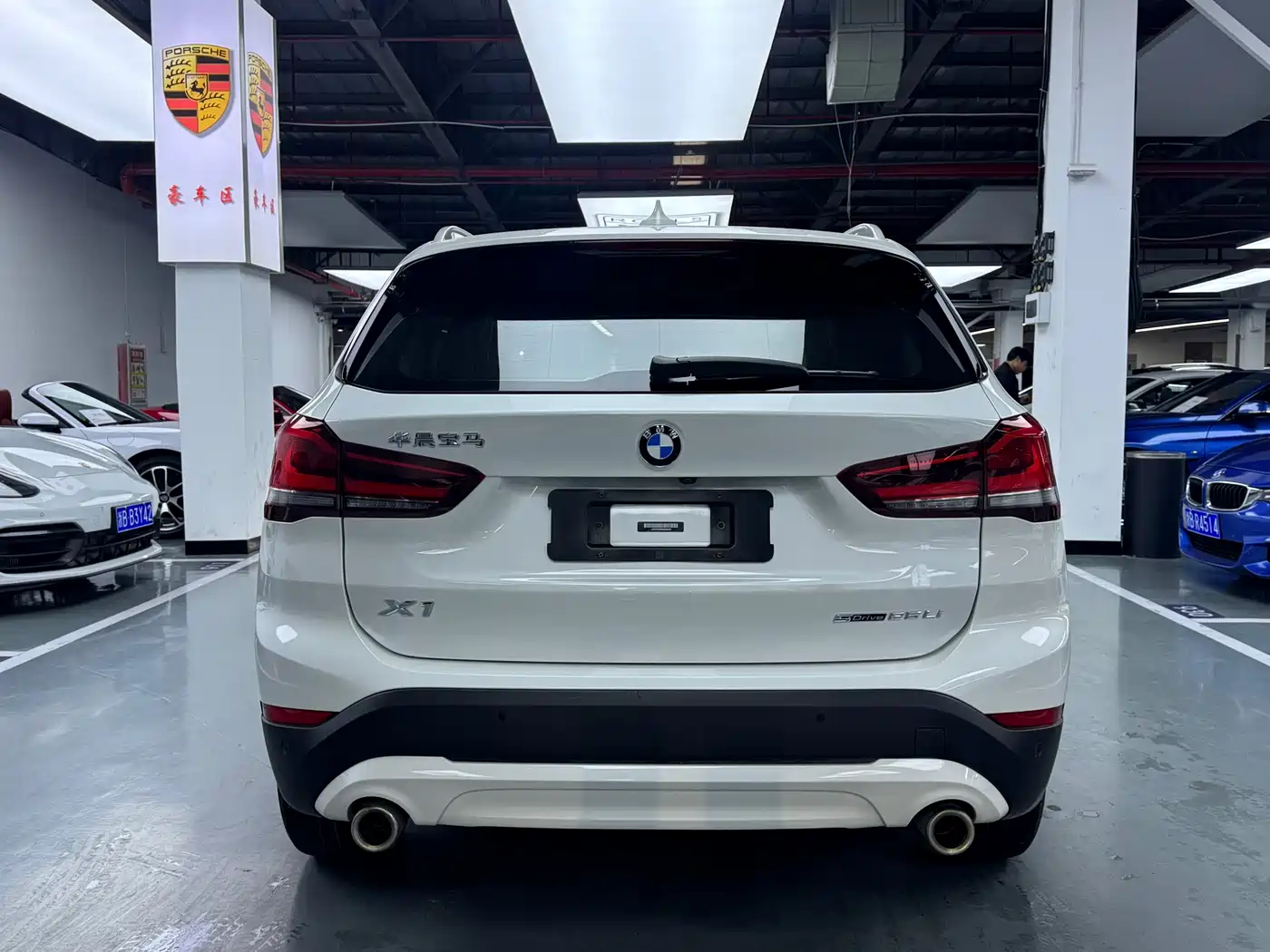BMW X1 2022 sDrive25Li Leading фото 19