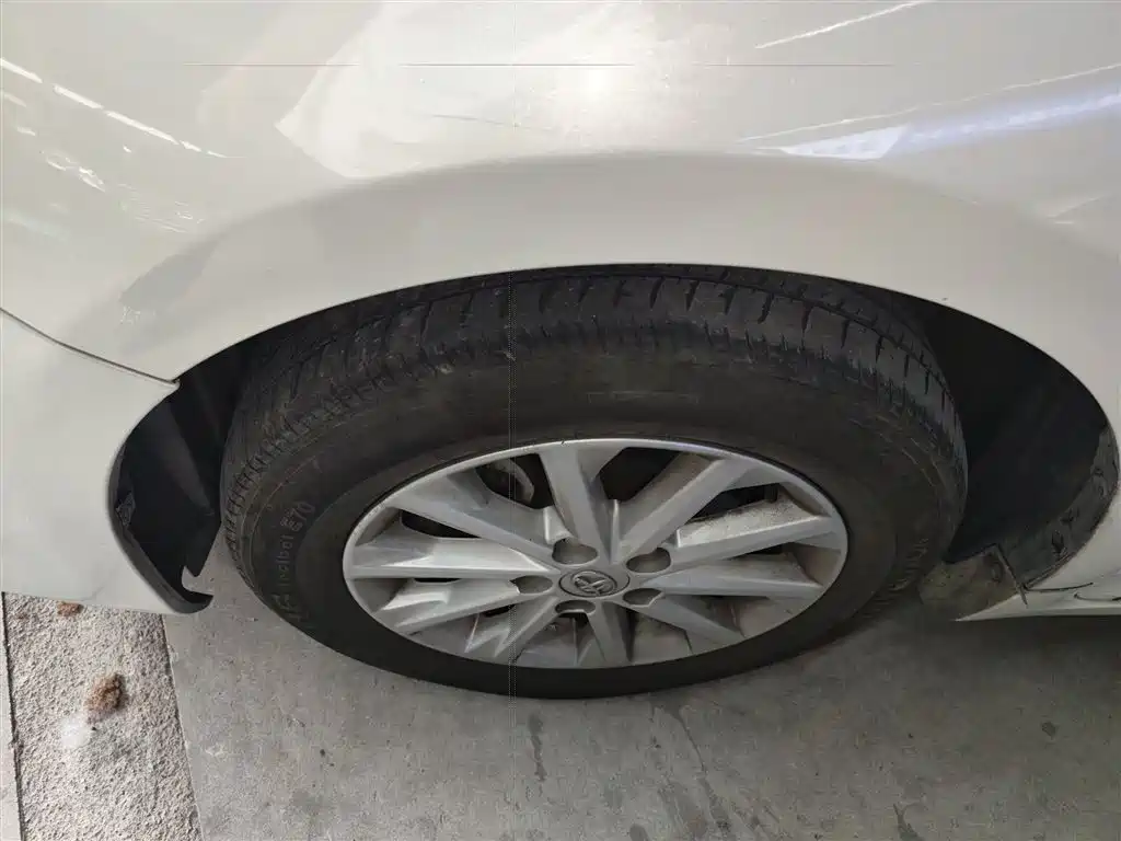 Toyota Camry 2015 2.0G Leading Edition фото 25