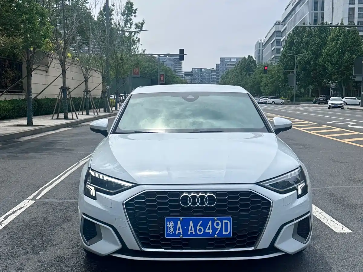 Audi A3 2021 Sportback 35 TFSI Luxury Elegance фото 2