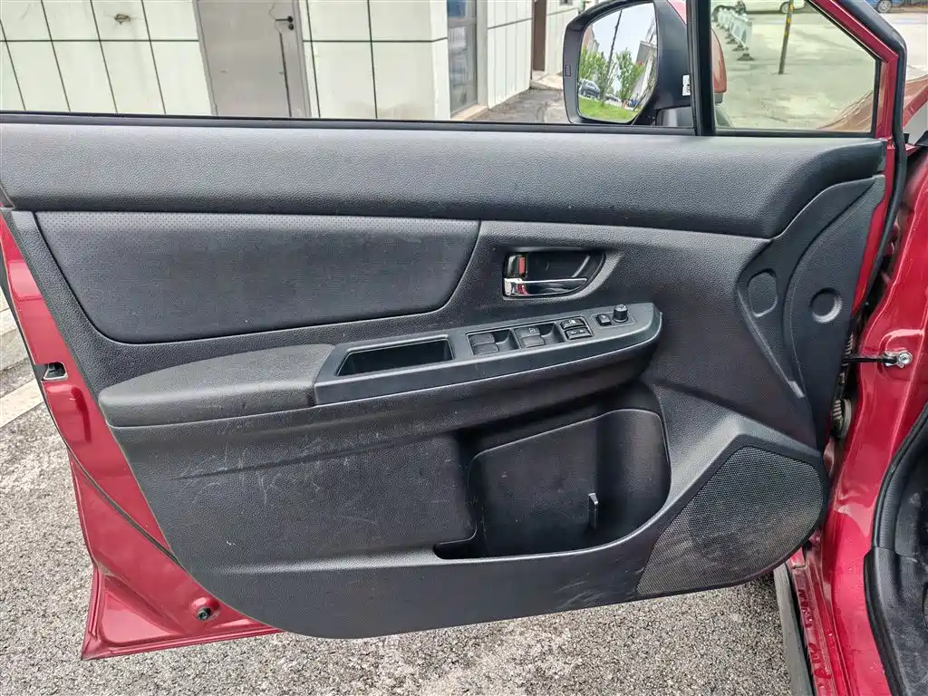 Subaru XV 2014 2.0i Comfort фото 20