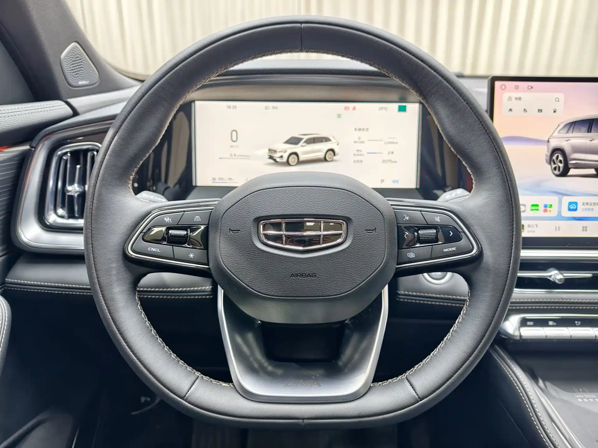 Фото 26 - Geely Monjaro
