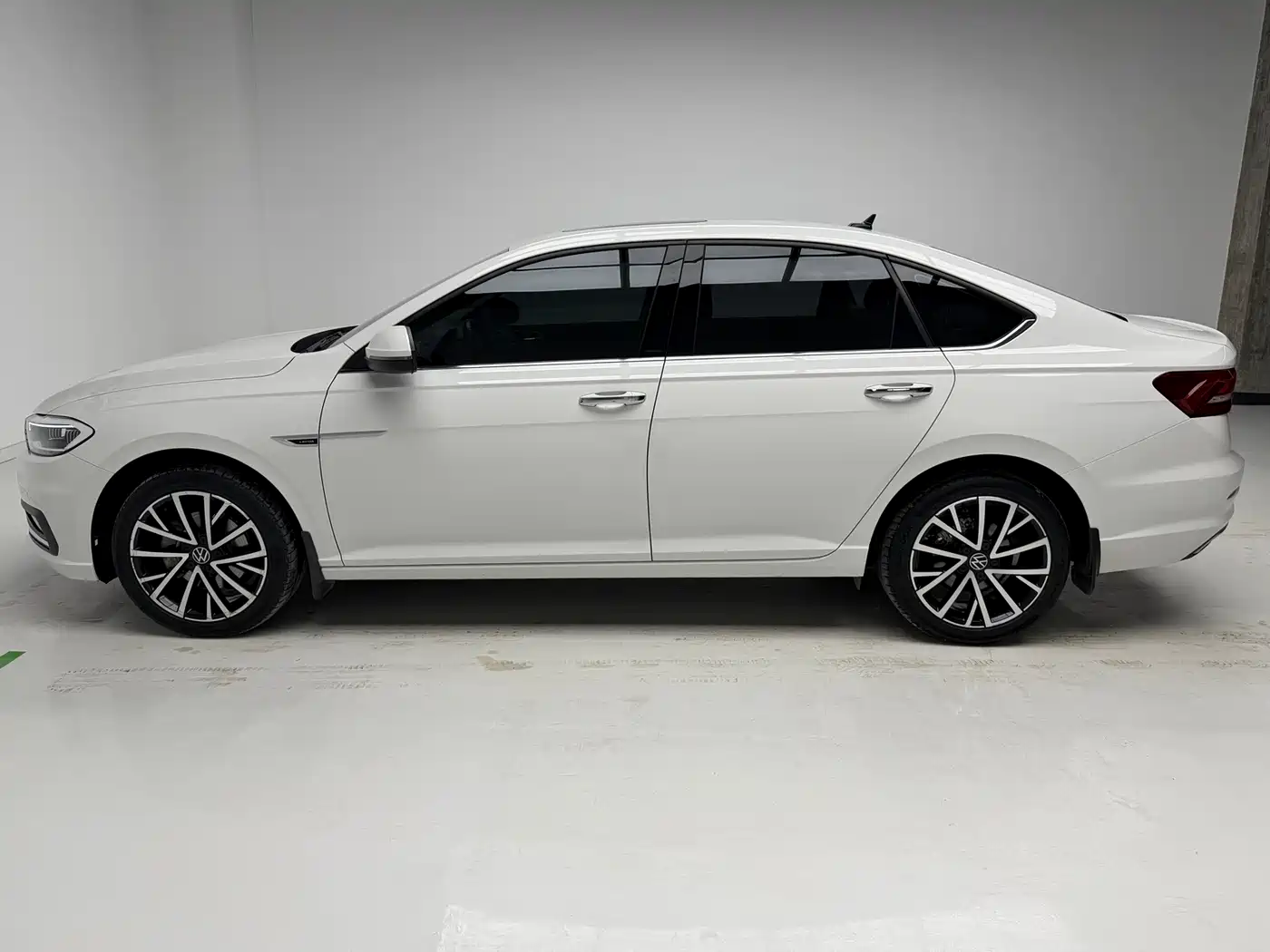 Volkswagen Lavida 2021 280TSI DSG Luxury Edition фото 9