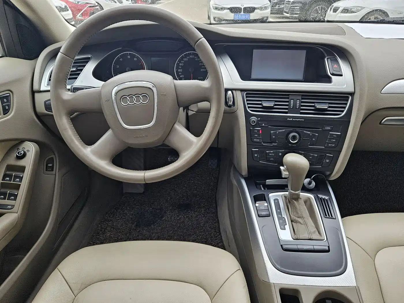 Audi A4L 2010 2.0 TFSI Standard фото 8