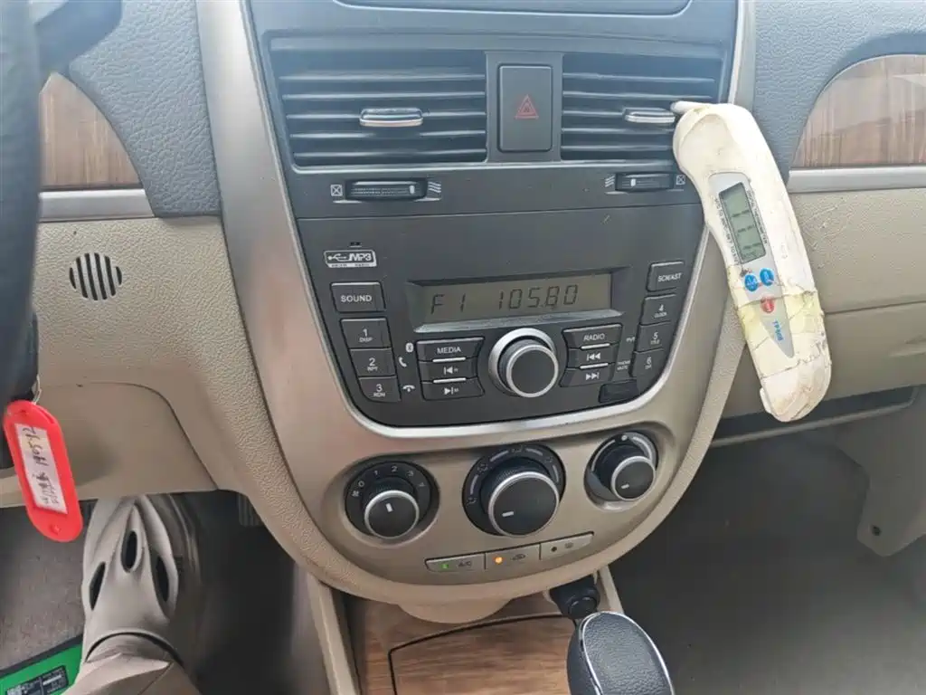 Buick Excelle 2015 1.5L Automatic Classic фото 13