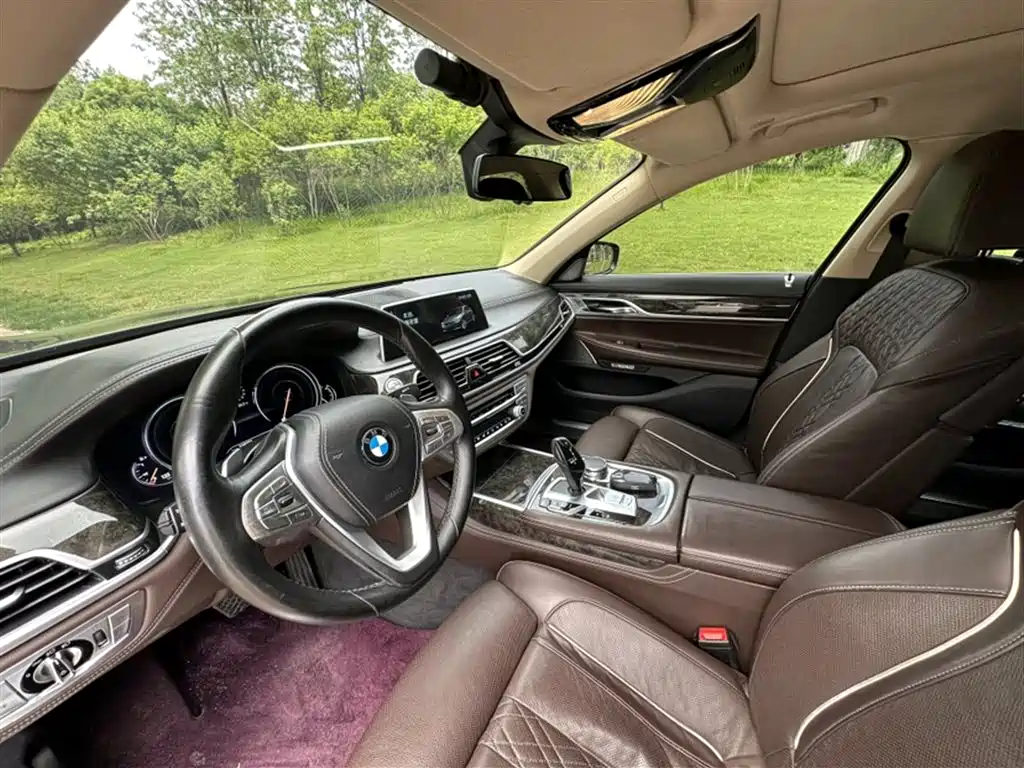BMW 7 Series 2016 730Li Luxury фото 19