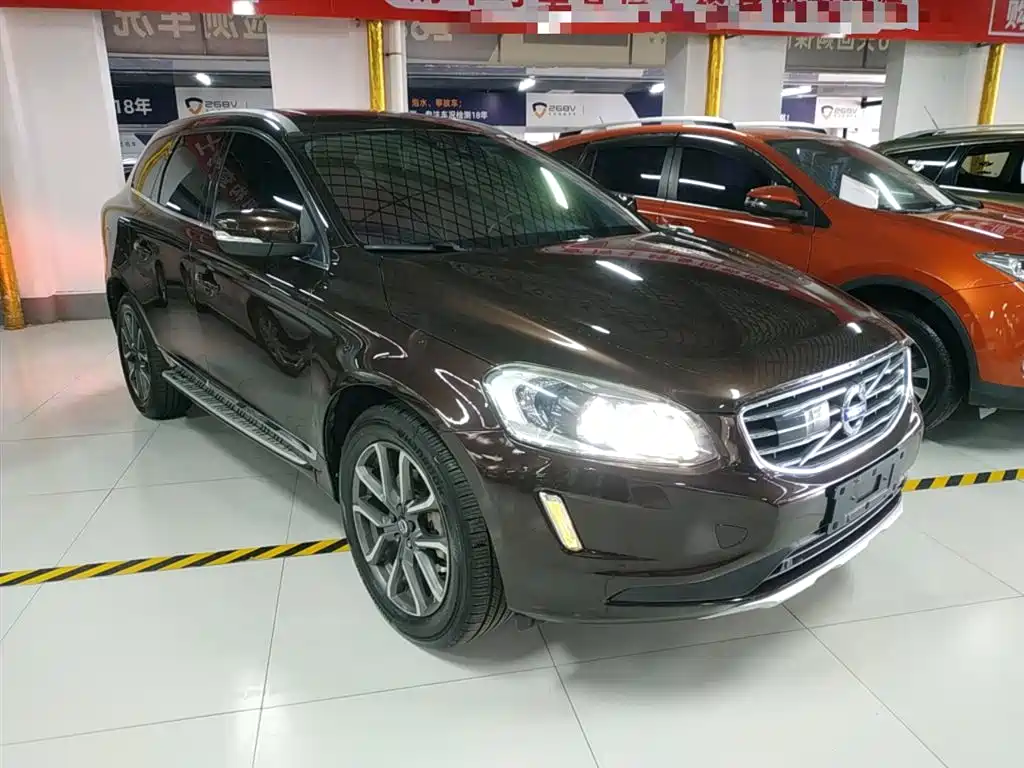 Фото 22 - Volvo XC60