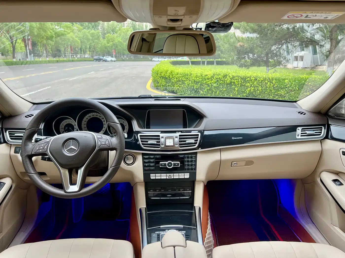 Mercedes-Benz E-Class 2015 E 260 L Sport фото 13