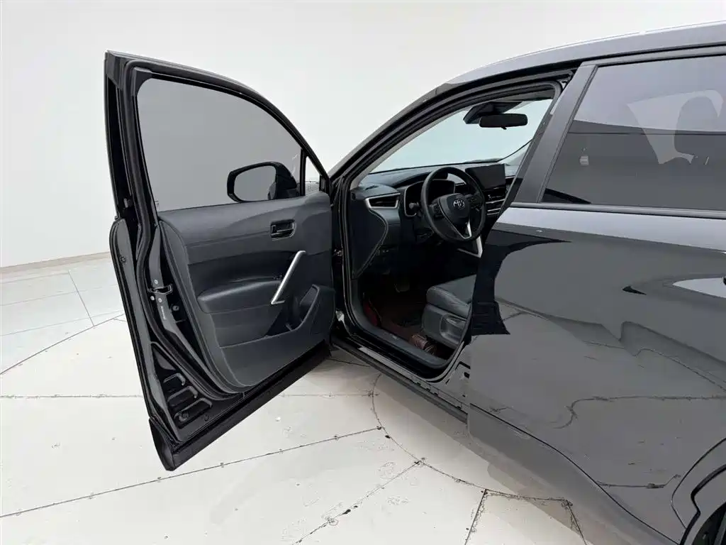 Toyota Frontlander 2024 2.0L CVT Leading Plus Edition фото 13
