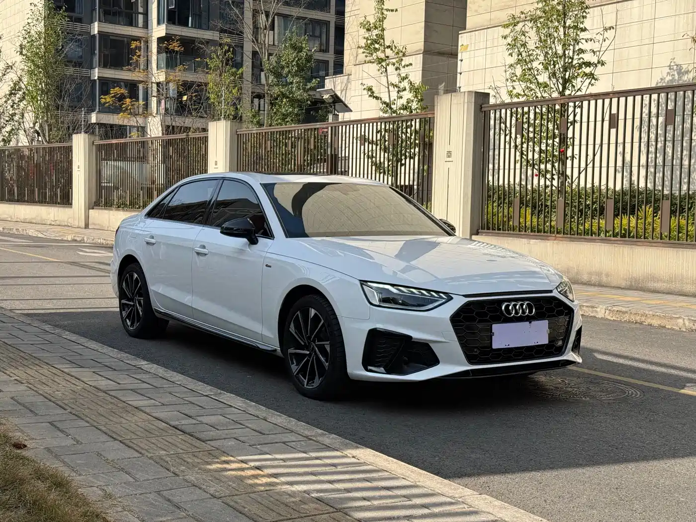 Audi A4L 2023 40 TFSI Luxury Sport фото 2