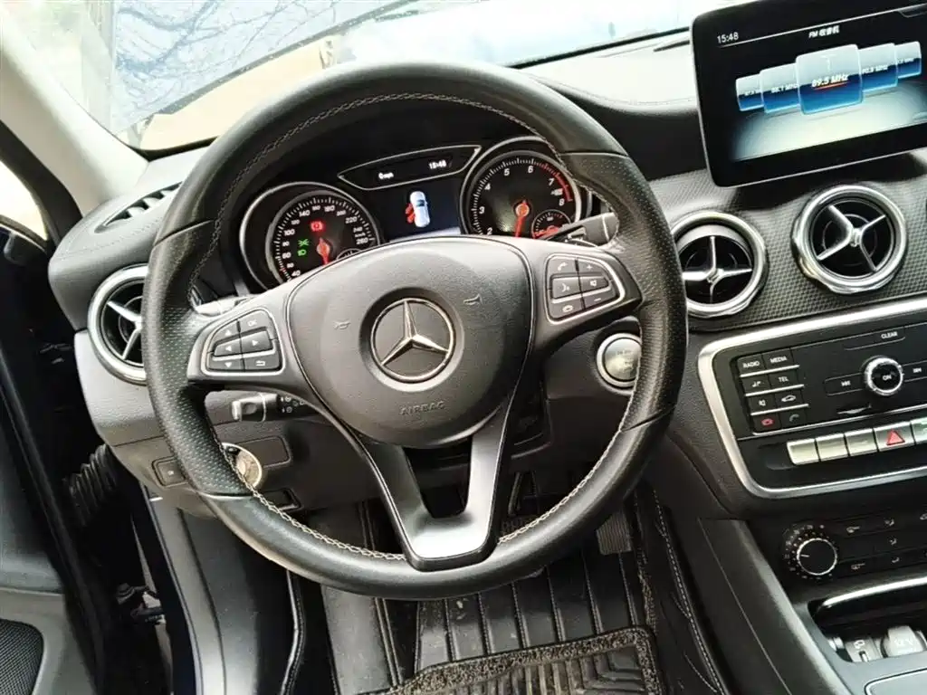 Mercedes-Benz GLA 2018 GLA 200 Fashion фото 7