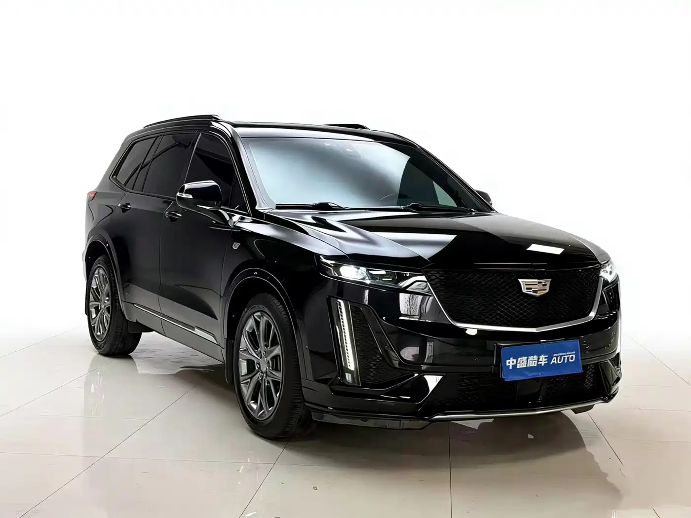 CADILLAC XT6