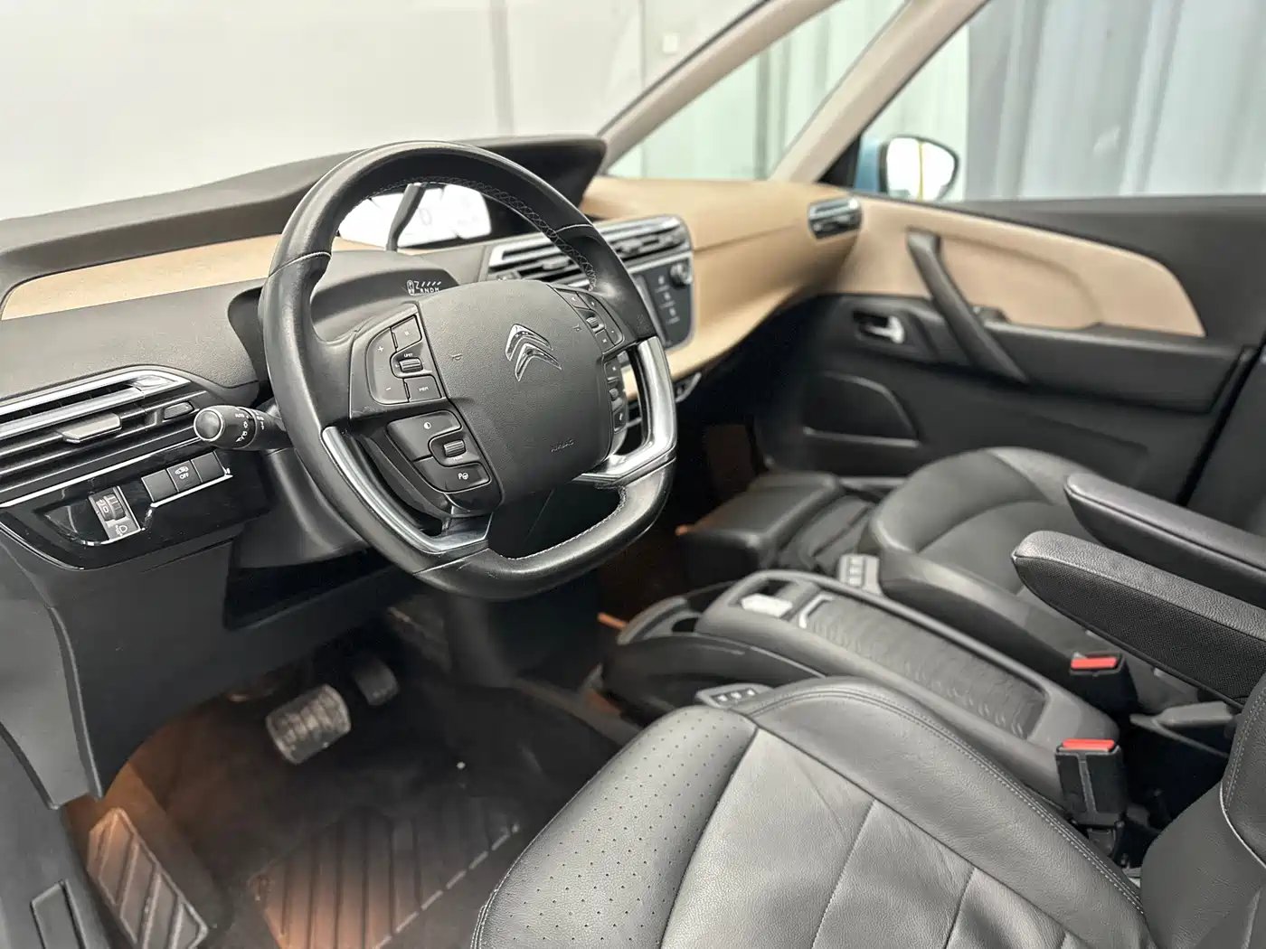 Citroën C4 Picasso 2015 Grand 1.6T Luxury 7-seater фото 17