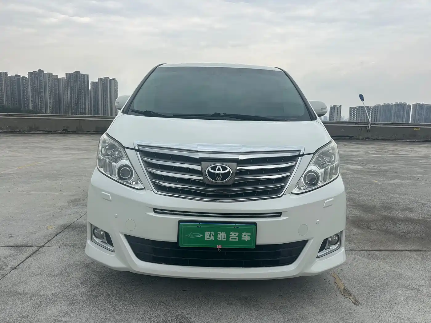Toyota Alphard 2012 3.5L Luxury Edition фото 2