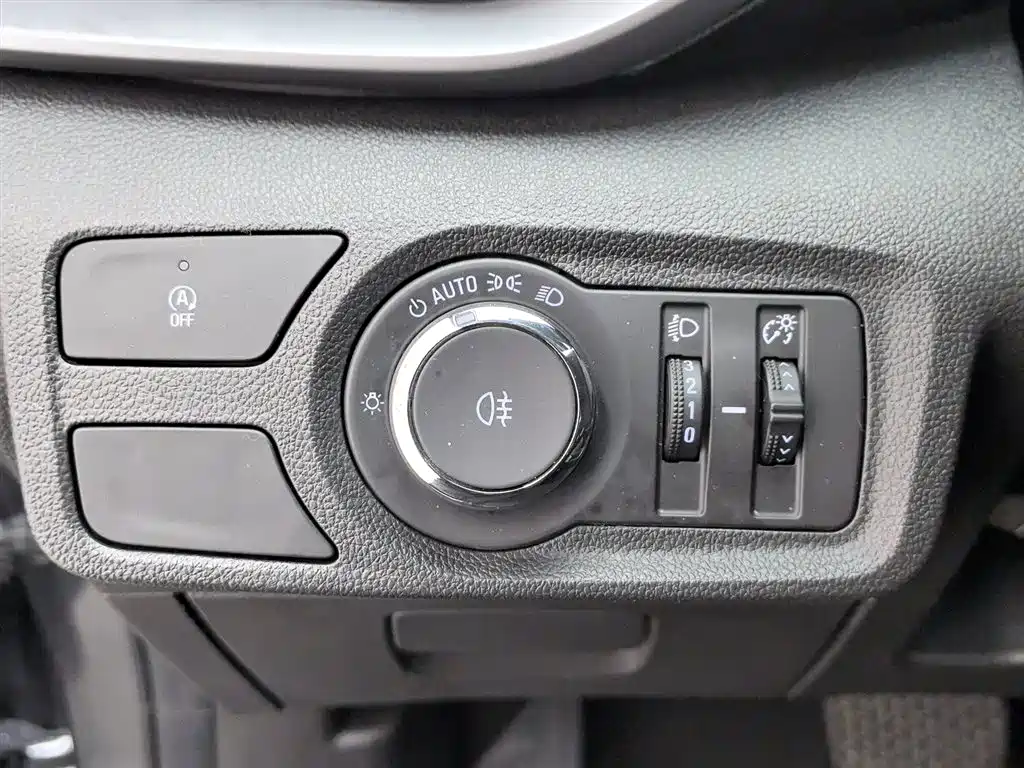 Chevrolet Volando 2020 Mild Hybrid Redline 530T Automatic Premium Edition (5+2 seater) фото 21