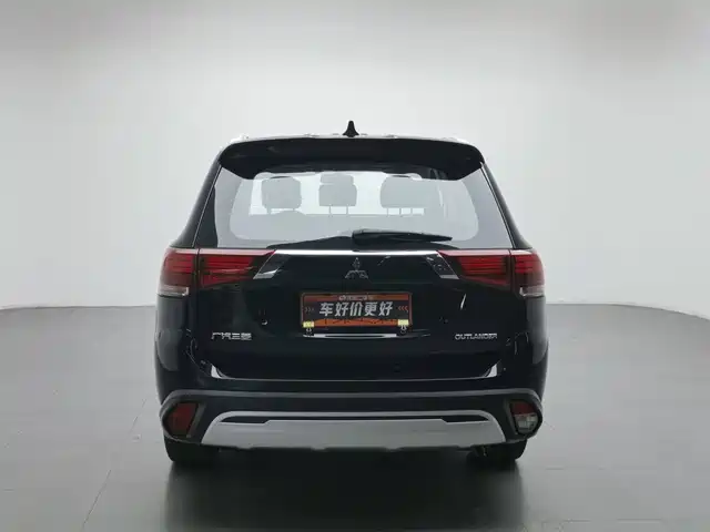 Mitsubishi Outlander 2020 2.0L 2WD Premium 7-seater — фото 4