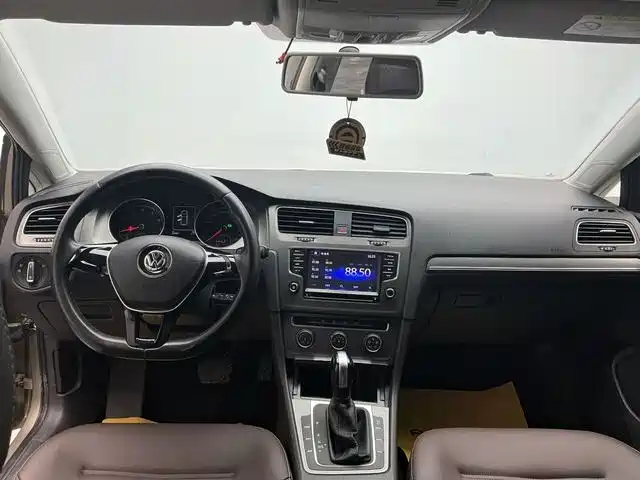 Volkswagen Golf 2015 1.6L Automatic Comfort фото 18