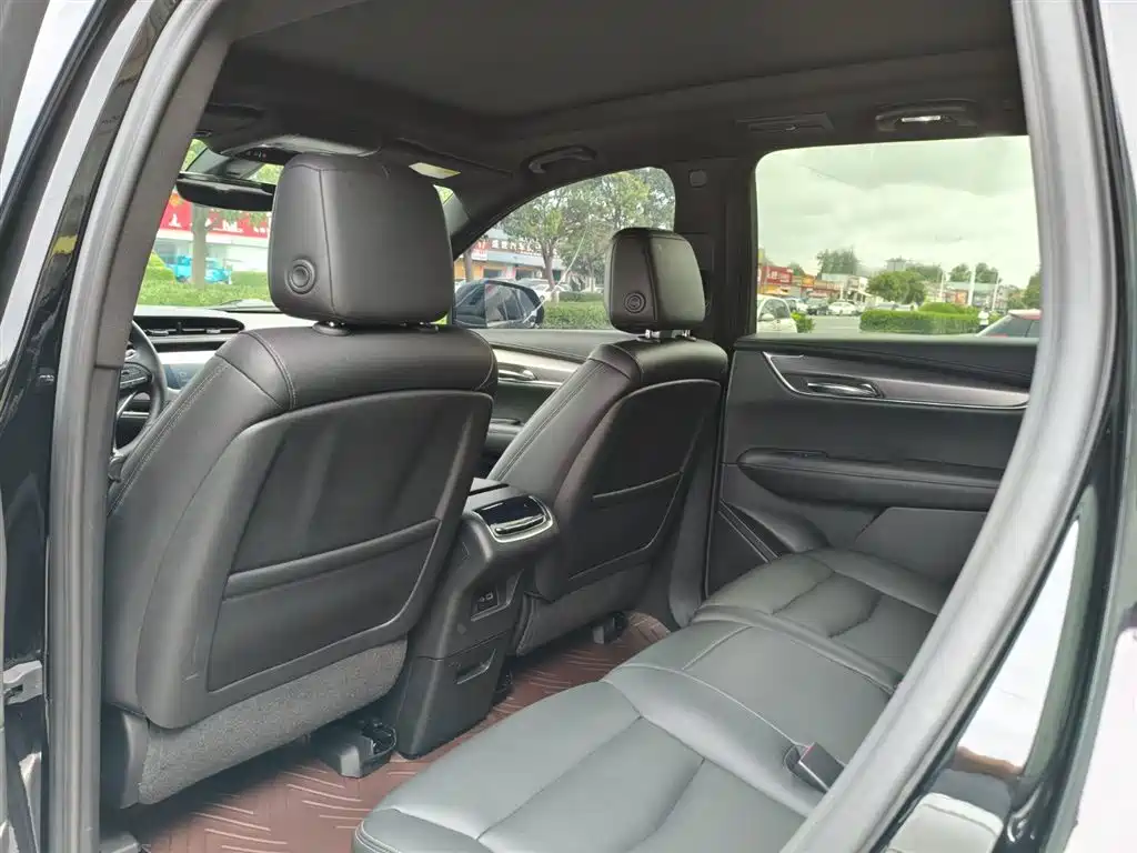 Cadillac XT6 2021 2.0T 7-Seater 4WD Trend Edition фото 14