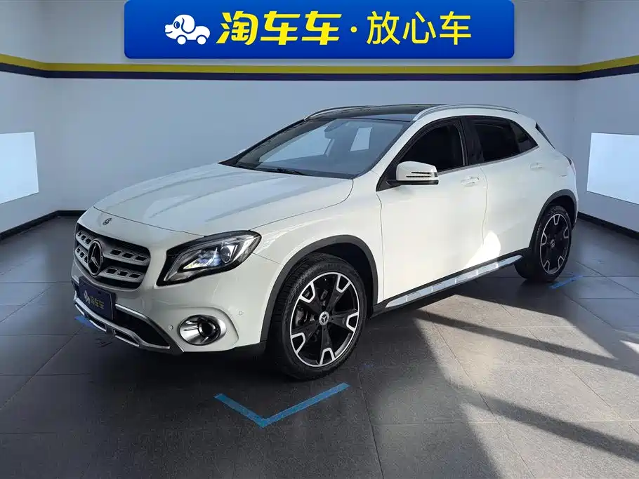 Mercedes-Benz GLA 2017 GLA 220 4MATIC Fashion