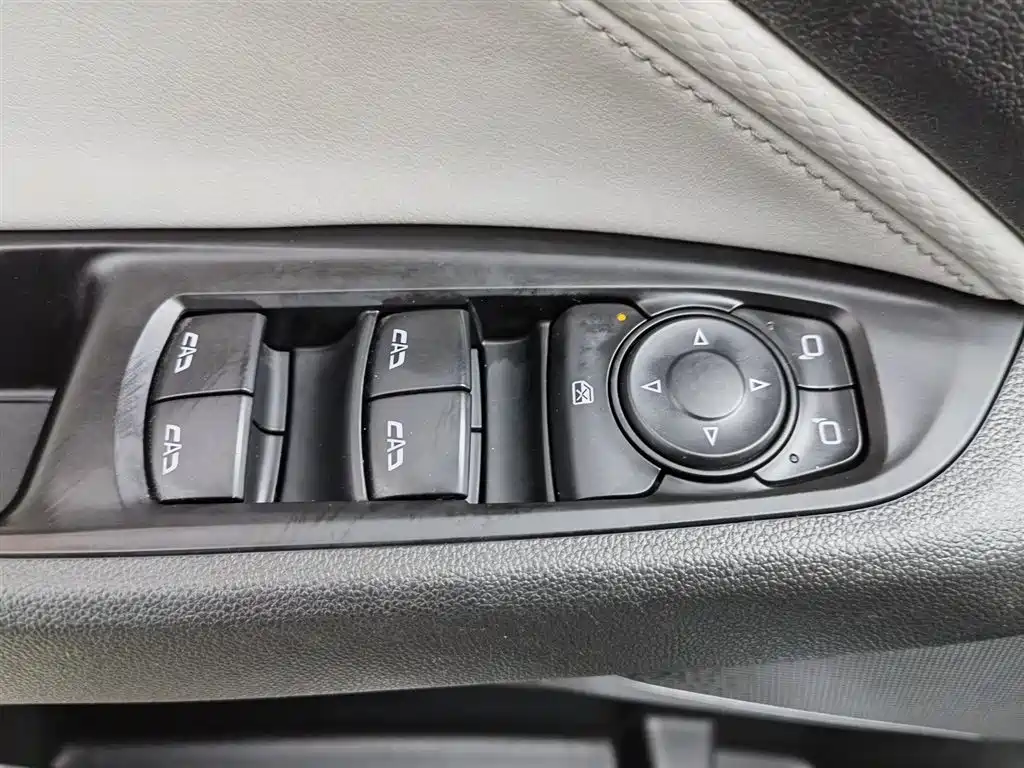 Chevrolet Volando 2019 530T Automatic Power Enjoyment Edition (5+2 seater) China VI фото 9