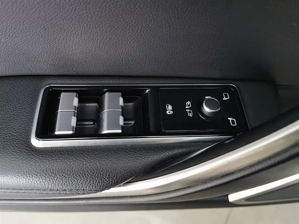 Jaguar XFL 2021 XFL 2.0T P200 2WD Elite Luxury Edition фото 9