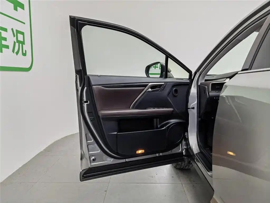 Lexus RX 2020 Facelift 300 AWD Elegance Edition фото 8