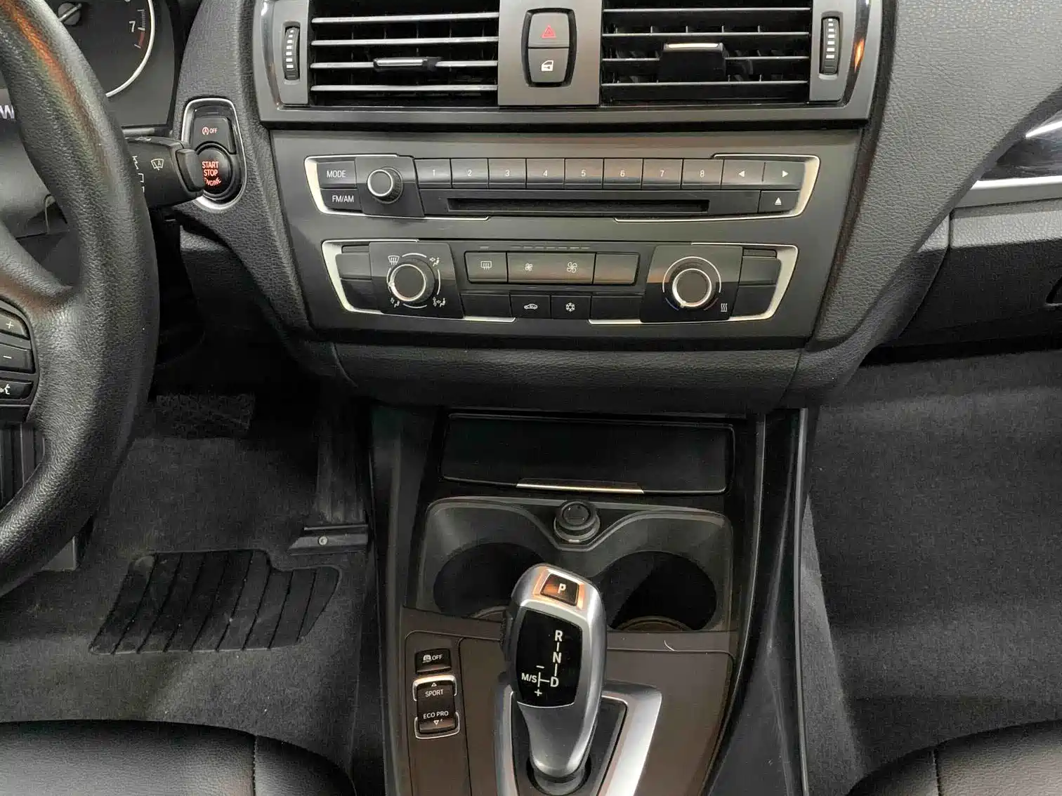 Photo 8 - BMW 1 Series (Import)